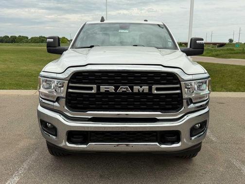 Bright White Clearcoat 2024 RAM 2500 Big Horn Crew Cab 4x4 6'4' Box