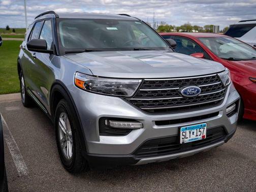 Iconic Silver Metallic 2020 Ford Explorer XLT