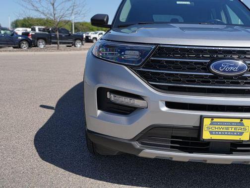 Iconic Silver Metallic 2020 Ford Explorer XLT