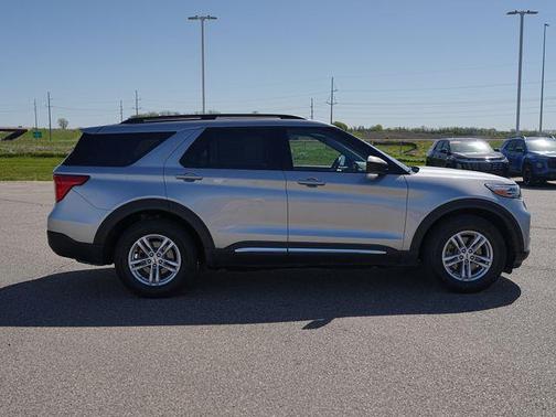Iconic Silver Metallic 2020 Ford Explorer XLT