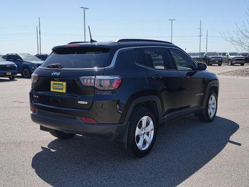 Diamond Black Crystal Pearlcoat 2020 Jeep Compass Latitude