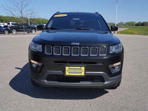 Diamond Black Crystal Pearlcoat 2020 Jeep Compass Latitude