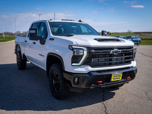 Summit White 2026 Chevrolet Silverado 3500 LT