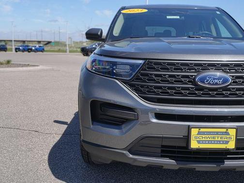 Carbonized Gray Metallic 2023 Ford Explorer Base
