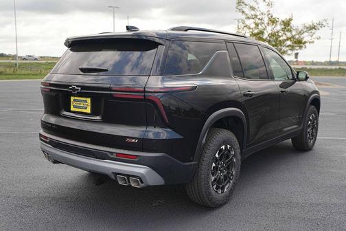 Mosaic Black Metallic 2027 Chevrolet Traverse AWD Z71