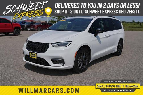 Bright White Clearcoat 2025 Chrysler Pacifica Limited