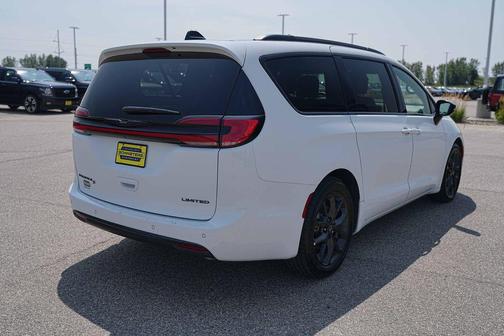Bright White Clearcoat 2025 Chrysler Pacifica Limited