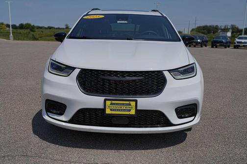 Bright White Clearcoat 2025 Chrysler Pacifica Limited