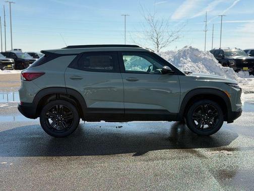 Cacti Green 2026 Chevrolet Trailblazer LT