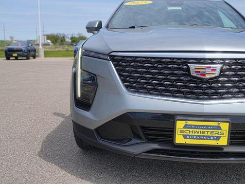 Argent Silver Metallic 2025 Cadillac XT4 Premium Luxury