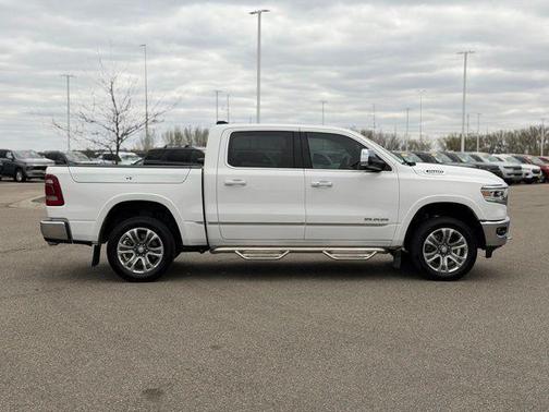 Bright White Clearcoat 2023 RAM 1500 Limited