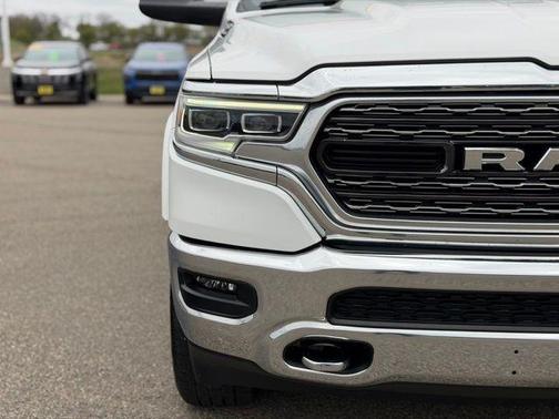 Bright White Clearcoat 2023 RAM 1500 Limited