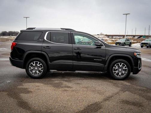 2023 GMC Acadia AWD SLT