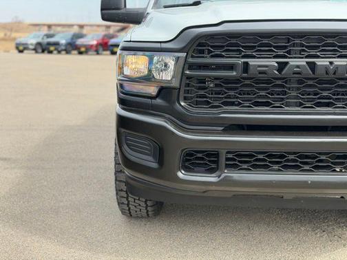 2023 RAM 2500 Tradesman Crew Cab 4x4 8' Box