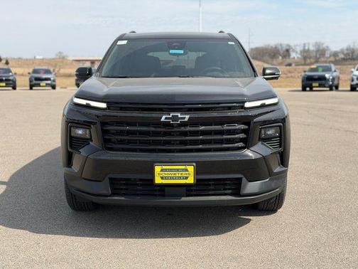 Mosaic Black Metallic 2026 Chevrolet Traverse LT