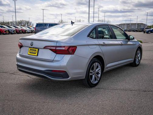 Pyrite Silver Metallic 2024 Volkswagen Jetta 1.5T SE