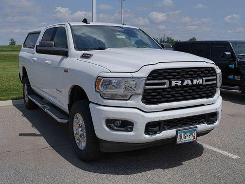 Bright White Clearcoat 2022 RAM 2500 Big Horn Crew Cab 4x4 6'4' Box