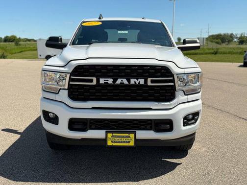 Bright White Clearcoat 2022 RAM 2500 Big Horn Crew Cab 4x4 6'4' Box