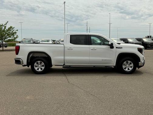 Summit White 2023 GMC Sierra 1500 SLE