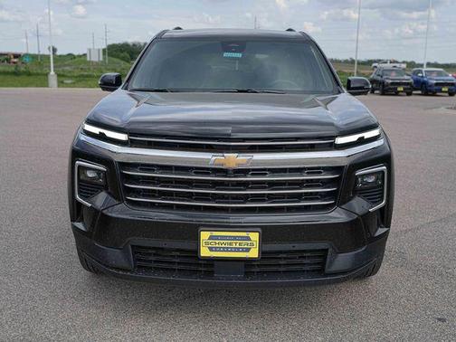 Mosaic Black Metallic 2026 Chevrolet Traverse LT