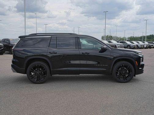 Mosaic Black Metallic 2026 Chevrolet Traverse LT