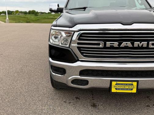Diamond Black Crystal Pearlcoat 2024 RAM 1500 Laramie