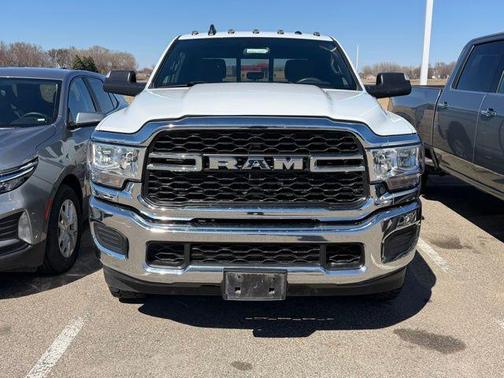 2022 RAM 2500 Tradesman Crew Cab 4x4 8' Box
