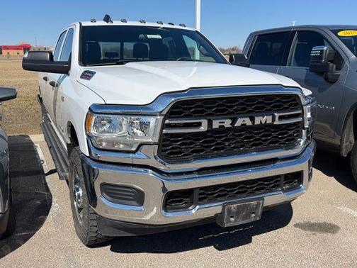 2022 RAM 2500 Tradesman Crew Cab 4x4 8' Box
