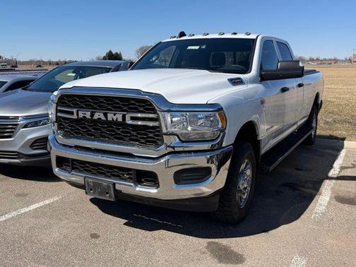 2022 RAM 2500 Tradesman Crew Cab 4x4 8' Box