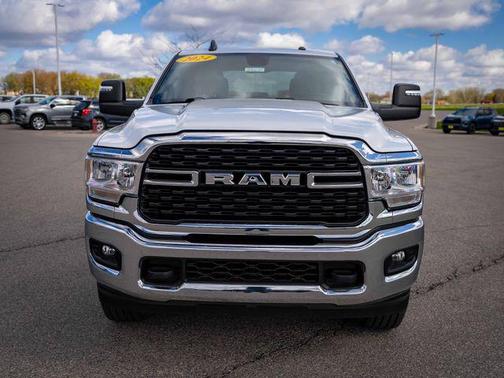 Bright White Clearcoat 2024 RAM 2500 Big Horn Crew Cab 4x4 6'4' Box