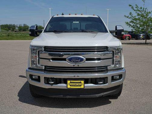 Oxford White 2019 Ford F-250 Lariat