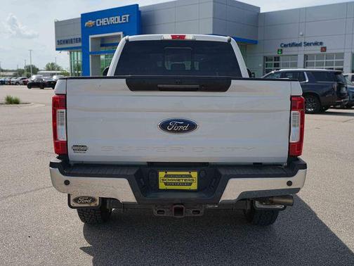 Oxford White 2019 Ford F-250 Lariat