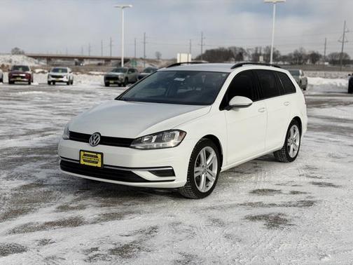 2019 Volkswagen Golf SportWagen TSI S