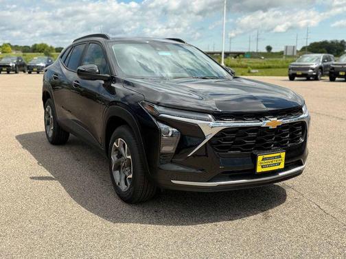 Mosaic Black Metallic 2026 Chevrolet Trax LT