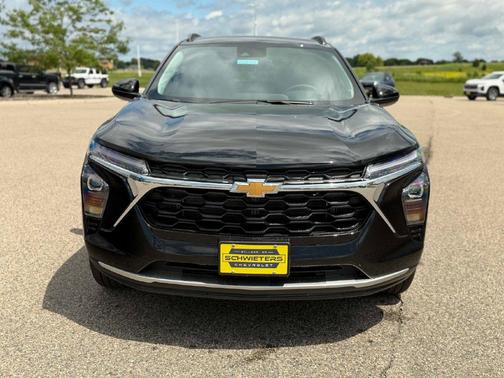 Mosaic Black Metallic 2026 Chevrolet Trax LT