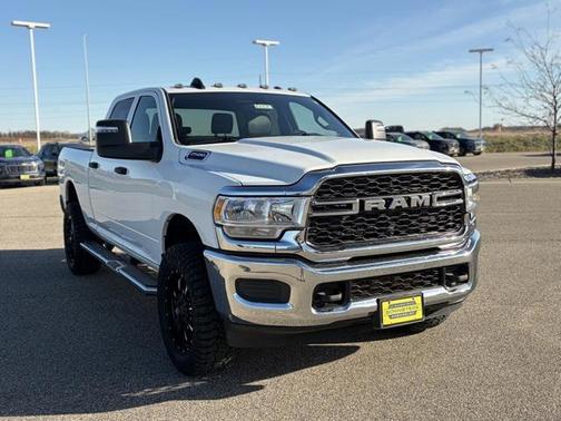 2024 RAM 2500 Tradesman Crew Cab 4x4 6'4' Box