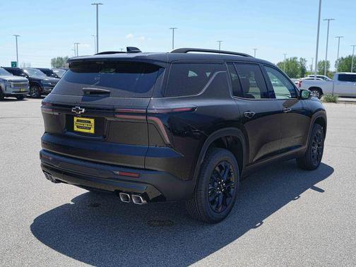 Mosaic Black Metallic 2026 Chevrolet Traverse LT