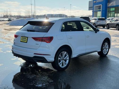 2025 Audi Q3 Premium 45 TFSI S line quattro Tiptronic