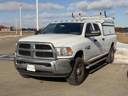 2017 RAM 3500 Tradesman Crew Cab 4x4 8' Box