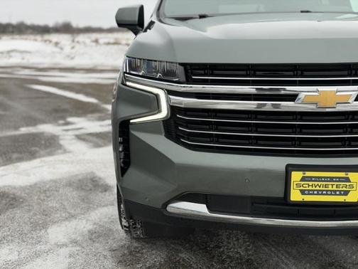 2023 Chevrolet Suburban LT