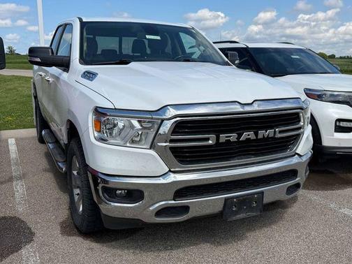 Bright White Clearcoat 2019 RAM 1500 Big Horn