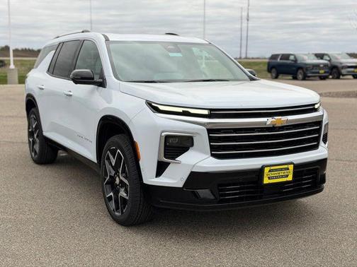 Polar White Tricoat 2026 Chevrolet Traverse High Country