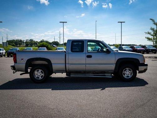 2004 Chevrolet Silverado 1500 LS Extended Cab
