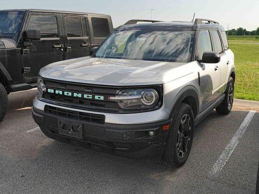 Iconic Silver Metallic 2021 Ford Bronco Sport Outer Banks