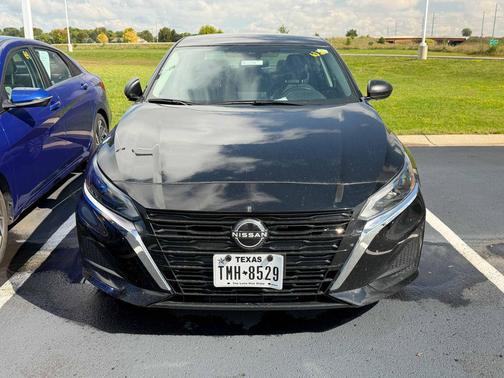 Super Black Clearcoat 2024 Nissan Altima 2.5 SV