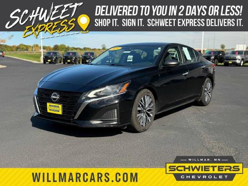 Super Black Clearcoat 2024 Nissan Altima 2.5 SV
