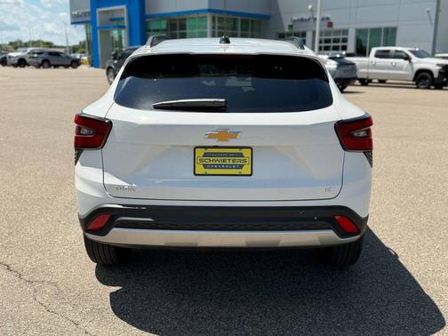 Summit White 2026 Chevrolet Trax LT