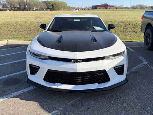 Summit White 2018 Chevrolet Camaro 1SS
