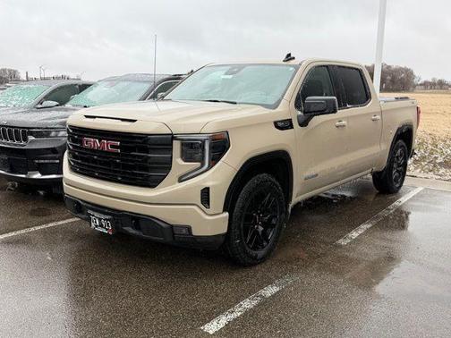 Desert Sand Metallic 2022 GMC Sierra 1500 Elevation