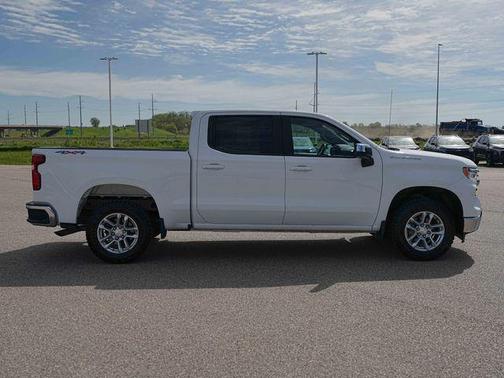 Summit White 2022 Chevrolet Silverado 1500 LT